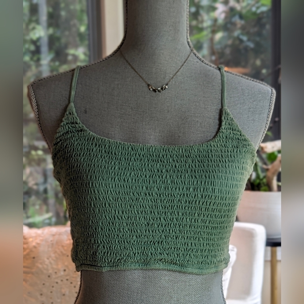 NWT Mustard Seed Cropped Smocked Top Size Large Green/Women - Picture 1 of 16